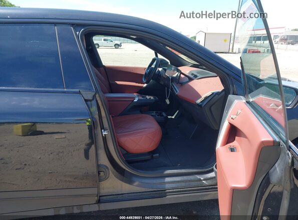 WB523CF03RCP30422 2024 BMW IX Black Widok wnętrza z przodu