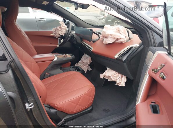 WB523CF03SCT84376 2025 BMW IX Black Вид салону спереду