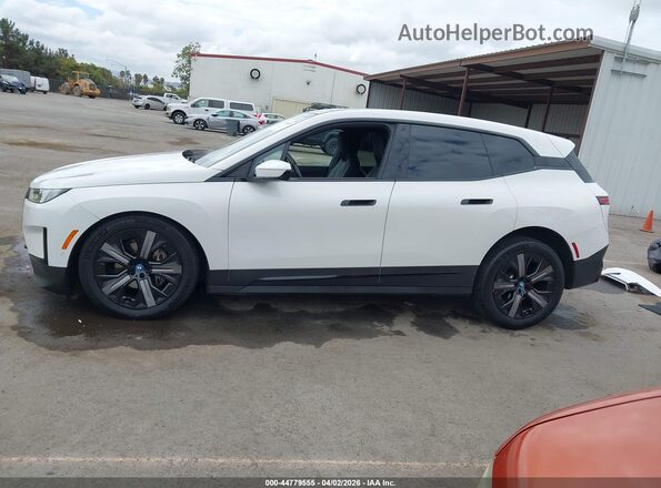 WB523CF04RCP25438 2024 BMW IX White 