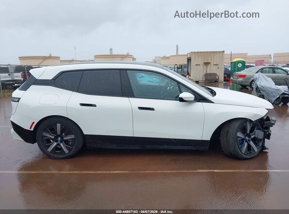 WB523CF04SCS07822 2025 BMW IX White Սալոնի 360 աստիճան տեսք