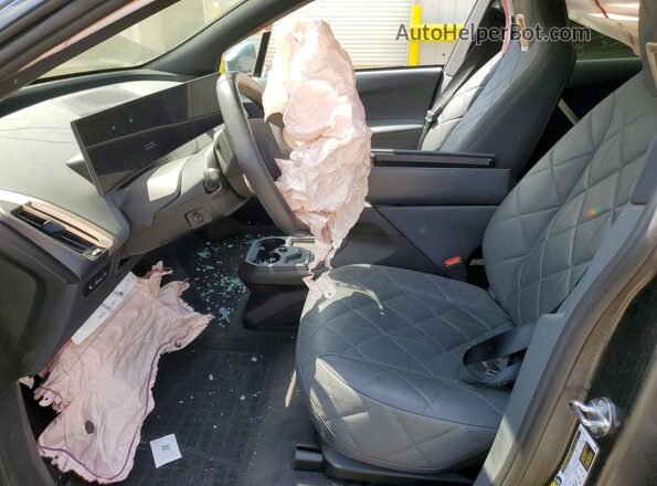 WB533CF08PCM92388 2023 BMW IX Gray Front interior view