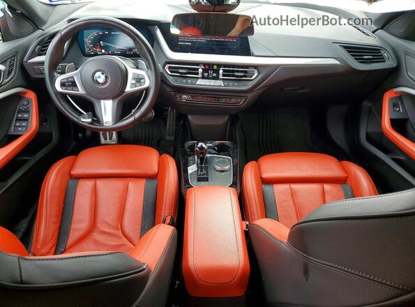 WBA13AL05N7K02129 2022 BMW M2 Turquoise Widok deski rozdzielczej