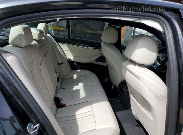 WBA13BJ09NWX55199 2022 BMW 5 SERIES Gray Rear seats view
