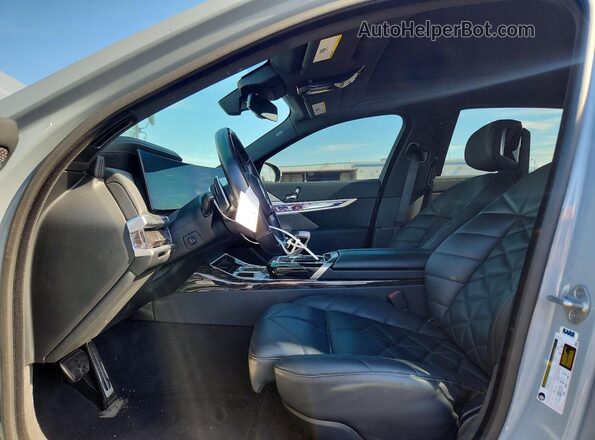 WBA23EH02RCT01525 2024 BMW 7 SERIES Gray Widok wnętrza z przodu