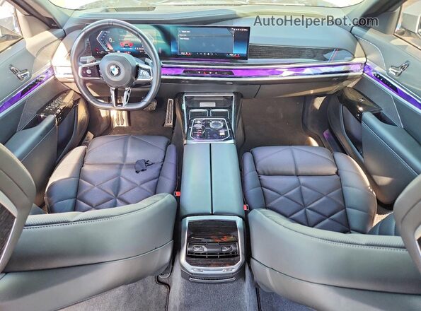 WBA23EH02RCT01525 2024 BMW 7 SERIES Gray Widok deski rozdzielczej
