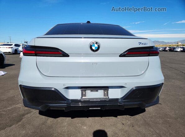 WBA23EH02RCT01525 2024 BMW 7 SERIES Gray Widok z tyłu