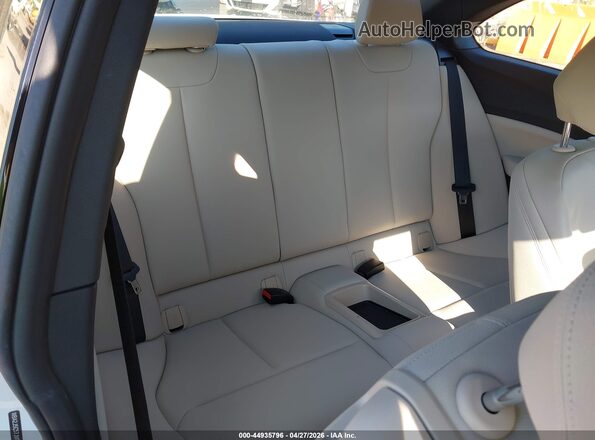 WBA2J5C57JVC07306 2018 BMW M2 White VIN կոդի պիտակի տեսք