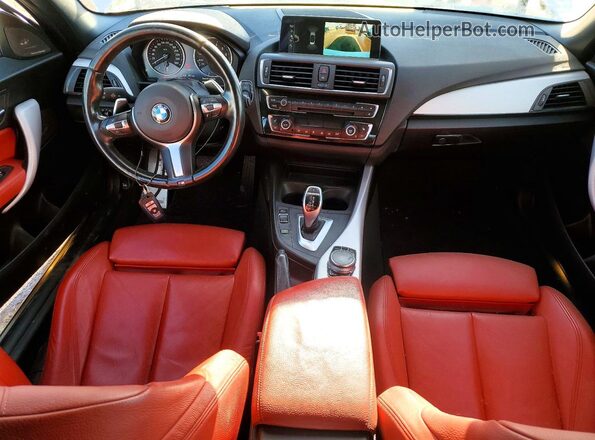 WBA2L3C33HV667597 2017 BMW M2 White Widok deski rozdzielczej