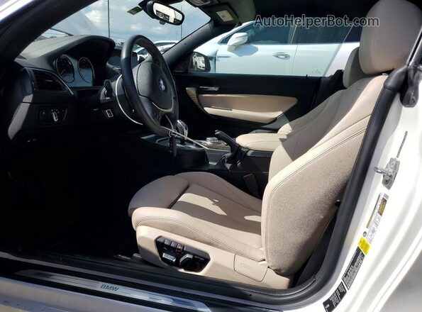 WBA2M7C58K7D14826 2019 BMW 2 SERIES White Вид салону спереду