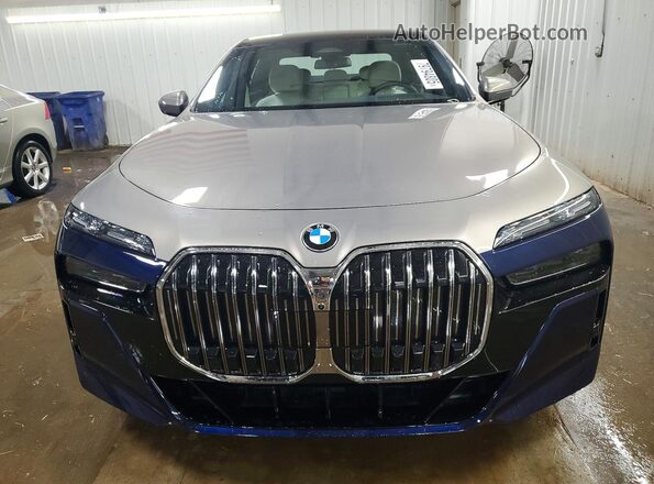 WBA33EJ01SCV02000 2025 BMW 7 SERIES Two Tone 