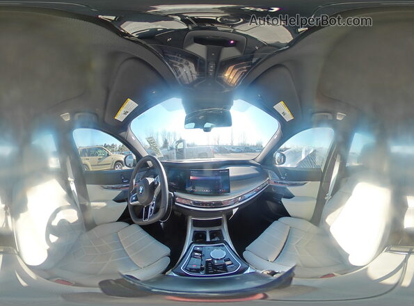 WBA33EJ01SCV02000 2025 BMW 7 SERIES Two Tone 