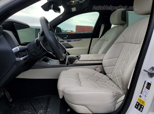 WBA33EJ07RCP85271 2024 BMW 7 SERIES White Vista interior delantera