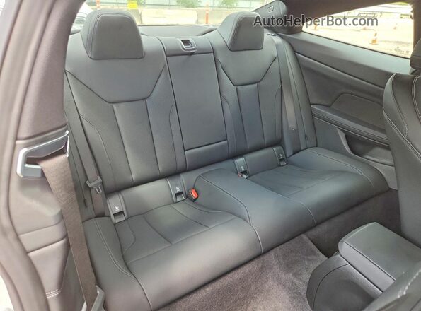 WBA43DA0XTCW64482 2026 BMW 4 SERIES White Հետևի նստատեղերի տեսք