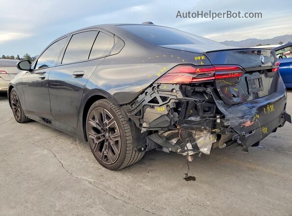 WBA43FJ02RCS66932 2024 BMW 5 SERIES Gray Tył lewy