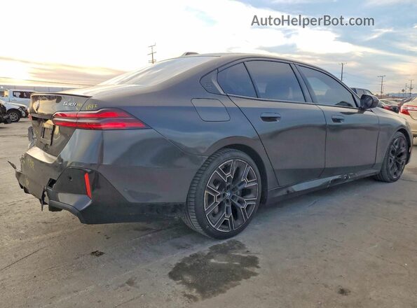 WBA43FJ02RCS66932 2024 BMW 5 SERIES Gray Tył prawy