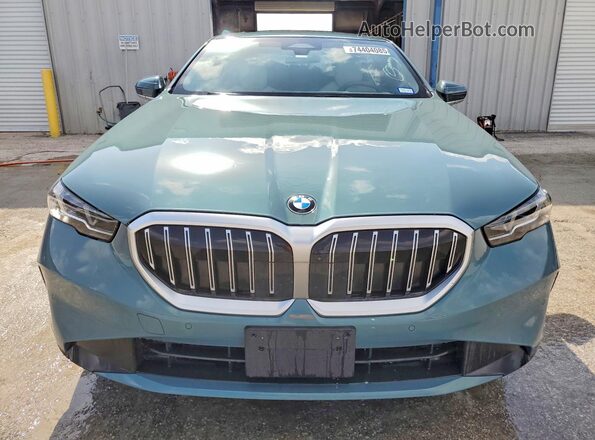 WBA43FJ02TCV98957 2026 BMW 5 SERIES Gray Вид спереду