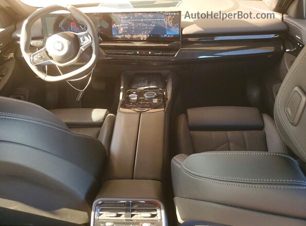 WBA43FJ05SCU59498 2025 BMW 5 SERIES Black Dashboard view