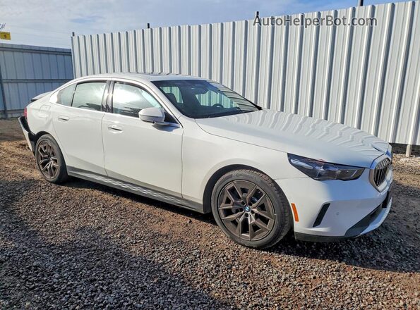 WBA43FJ06TCV63502 2026 BMW 5 SERIES White წინა მარჯვენა