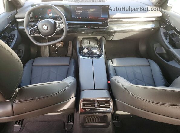 WBA43FJ06TCV63502 2026 BMW 5 SERIES White წინა პანელის ხედი