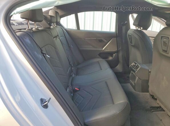 WBA43FJ06TCV63502 2026 BMW 5 SERIES White უკანა სავარძლების ხედი