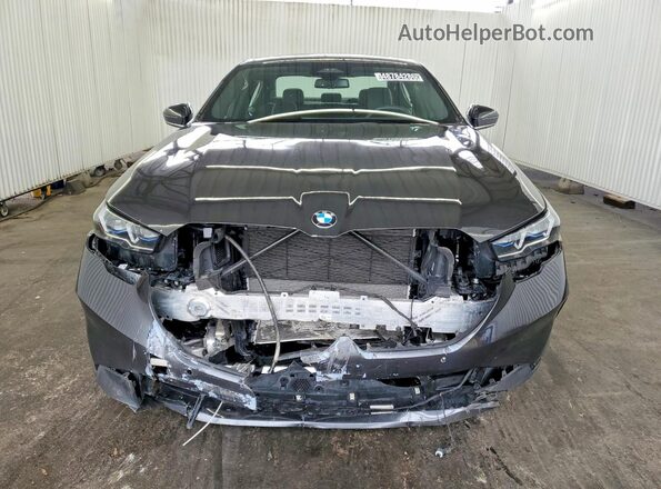 WBA43FJ07SCU64329 2025 BMW 5 SERIES Gray Դիմացի տեսք