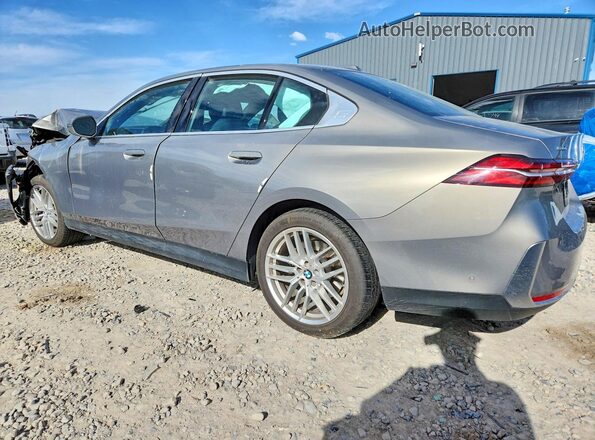 WBA53FJ00RCS45551 2024 BMW 5 SERIES Silver Задня ліва чверть