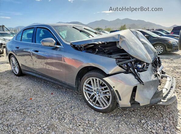 WBA53FJ00RCS45551 2024 BMW 5 SERIES Silver Передня права чверть