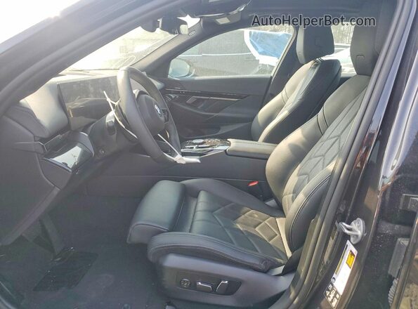 WBA53FJ02RCS49214 2024 BMW 5 SERIES Gray წინა სალონის ხედი