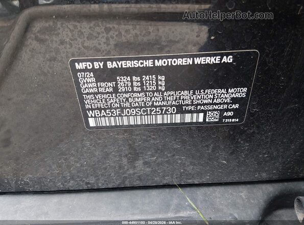 WBA53FJ09SCT25730 2025 BMW 5 SERIES Black Vista del compartimento del motor