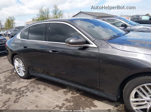 WBA53FJ09SCT25730 2025 BMW 5 SERIES Black Vista interior trasera