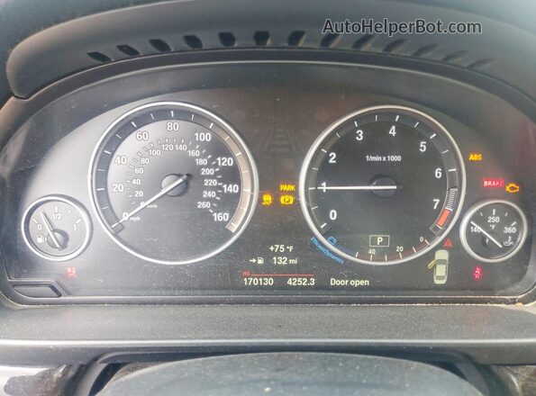 WBA5A5C5XGD528989 2016 BMW 5 SERIES Black ხელსაწყოთა პანელის ხედი