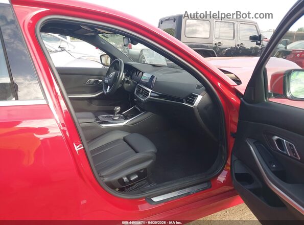 WBA5R7C57KAJ82575 2019 BMW 3 SERIES Красный Вид салона спереди