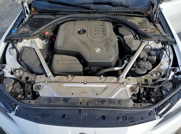WBA63AV01RFP72871 2024 BMW 4 SERIES White Widok wnętrza z tyłu