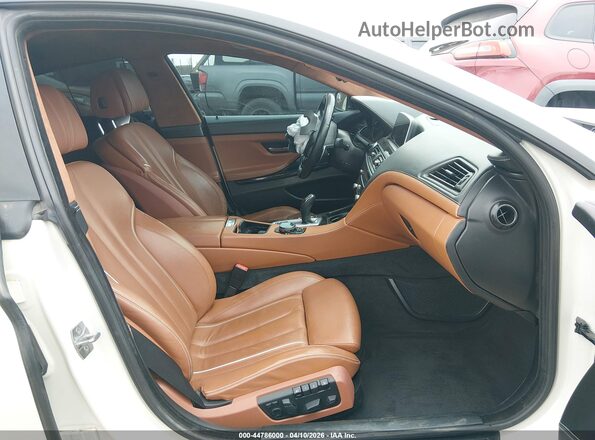 WBA6D6C59GGF94775 2016 BMW 6 SERIES Белый Вид салона спереди