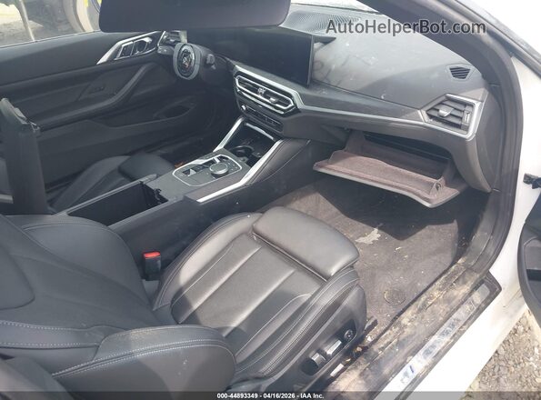 WBA73AP05RCP04706 2024 BMW 4 SERIES White Front interior view