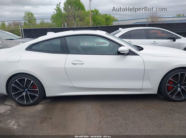 WBA73AP09NCJ47597 2022 BMW 4 SERIES White Widok wnętrza z tyłu