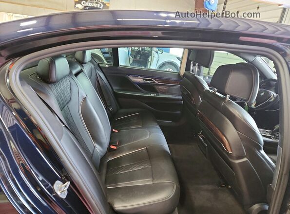 WBA7F2C58HG422064 2017 BMW 7 SERIES Blue Vista de los asientos traseros
