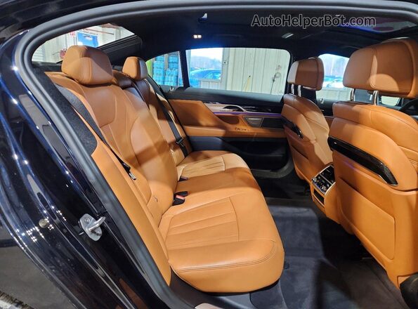 WBA7F2C58JG424130 2018 BMW 7 SERIES Синий Вид задних сидений