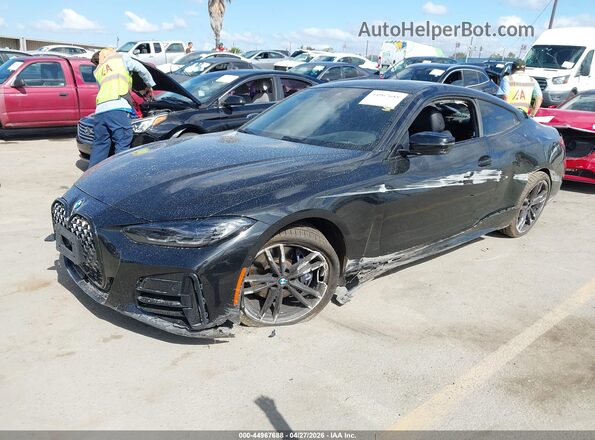 WBA83AP02NCH84788 2022 BMW M4 Black Առջևի ձախ երեք քառորդ տեսարան