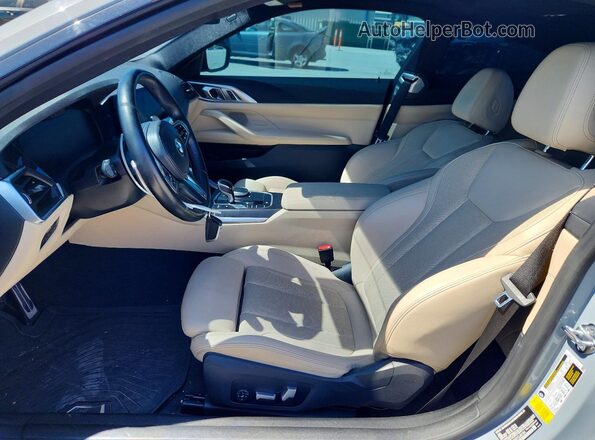 WBA83AP05PCL85194 2023 BMW M4 Blue წინა სალონის ხედი
