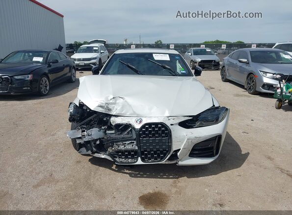 WBA83AP07PCL39298 2023 BMW M4 Белый Вид панели приборов