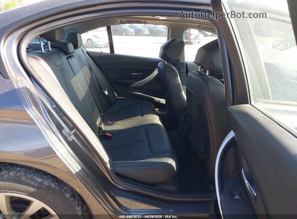 WBA8A3C51JK763804 2018 BMW 3 SERIES Gray Вид наклейки з VIN-кодом
