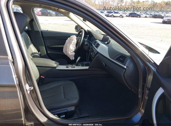 WBA8A3C51JK763804 2018 BMW 3 SERIES Gray Вид салону спереду