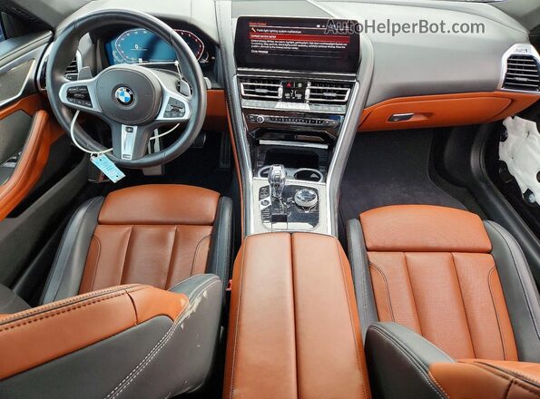WBAAE4C07PCM53627 2023 BMW 8 SERIES Black Dashboard view