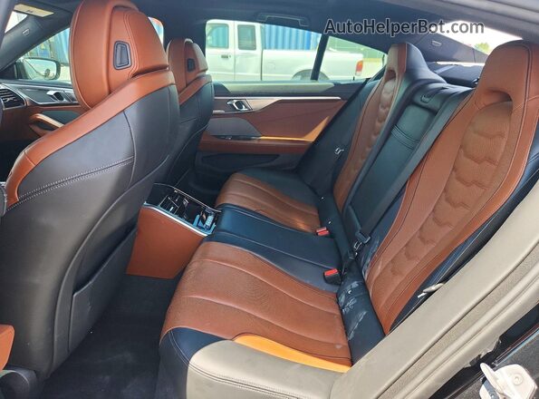 WBAGV2C01MCF98224 2021 BMW 8 SERIES Черный Вид задних сидений