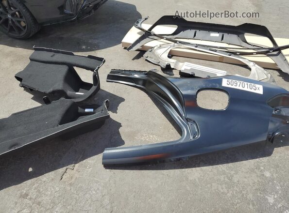 WBAGV2C06NCJ91224 2022 BMW 8 SERIES Black Vista del compartimento del motor
