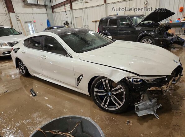 WBAGV8C00MCF75889 2021 BMW M8 White Առջևի աջ