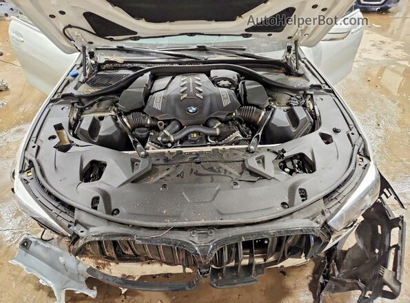 WBAGV8C00MCF75889 2021 BMW M8 White Սալոնի հետևի տեսք