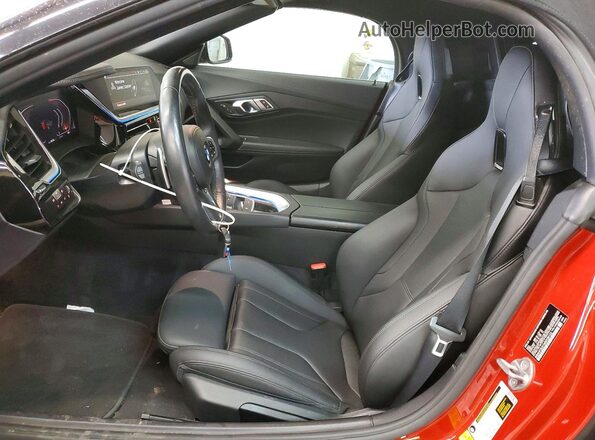 WBAHF3C01MWX36122 2021 BMW Z4 Red წინა სალონის ხედი