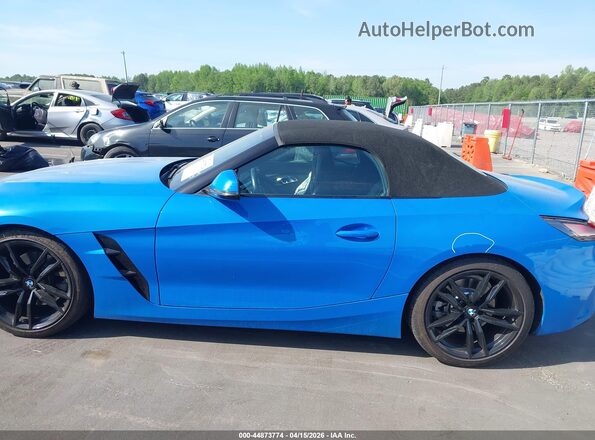 WBAHF3C08LWW57075 2020 BMW Z4 Blue 360 interior view